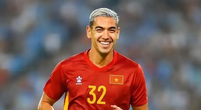 amp, 岘港队的古, 认为自己和