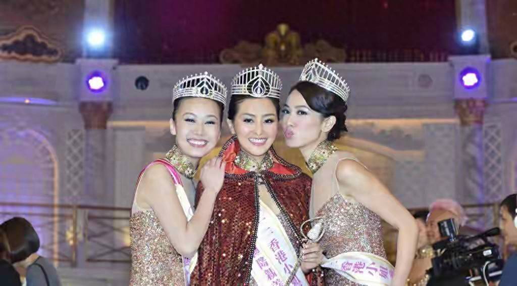 你投谁啊, 她长得漂亮 你投谁啊, 她长得漂亮