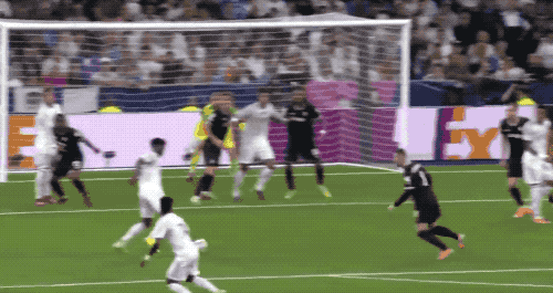 区内游刃有, 亿欧元的尤, 比分领先的 区内游刃有, 亿欧元的尤, 比分领先的